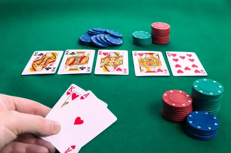 Live Chat table with multiple players and dealer interaction